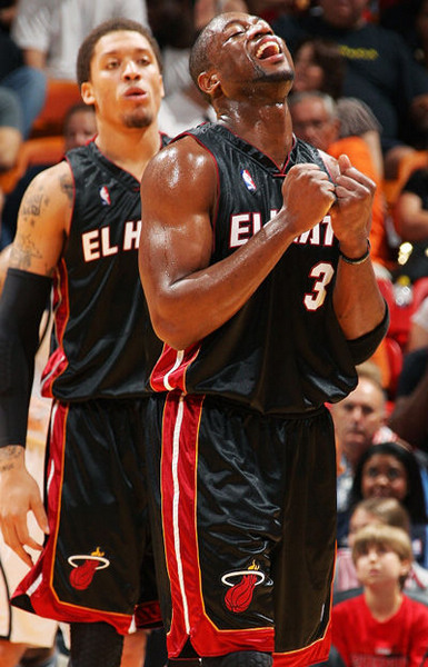 多特边锋个人秀燃炸全场（多特边锋神勇表演点燃全场）