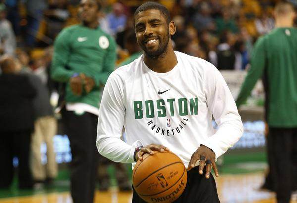 足球假动作心理博弈解析（足球假动作的心理攻防解读）