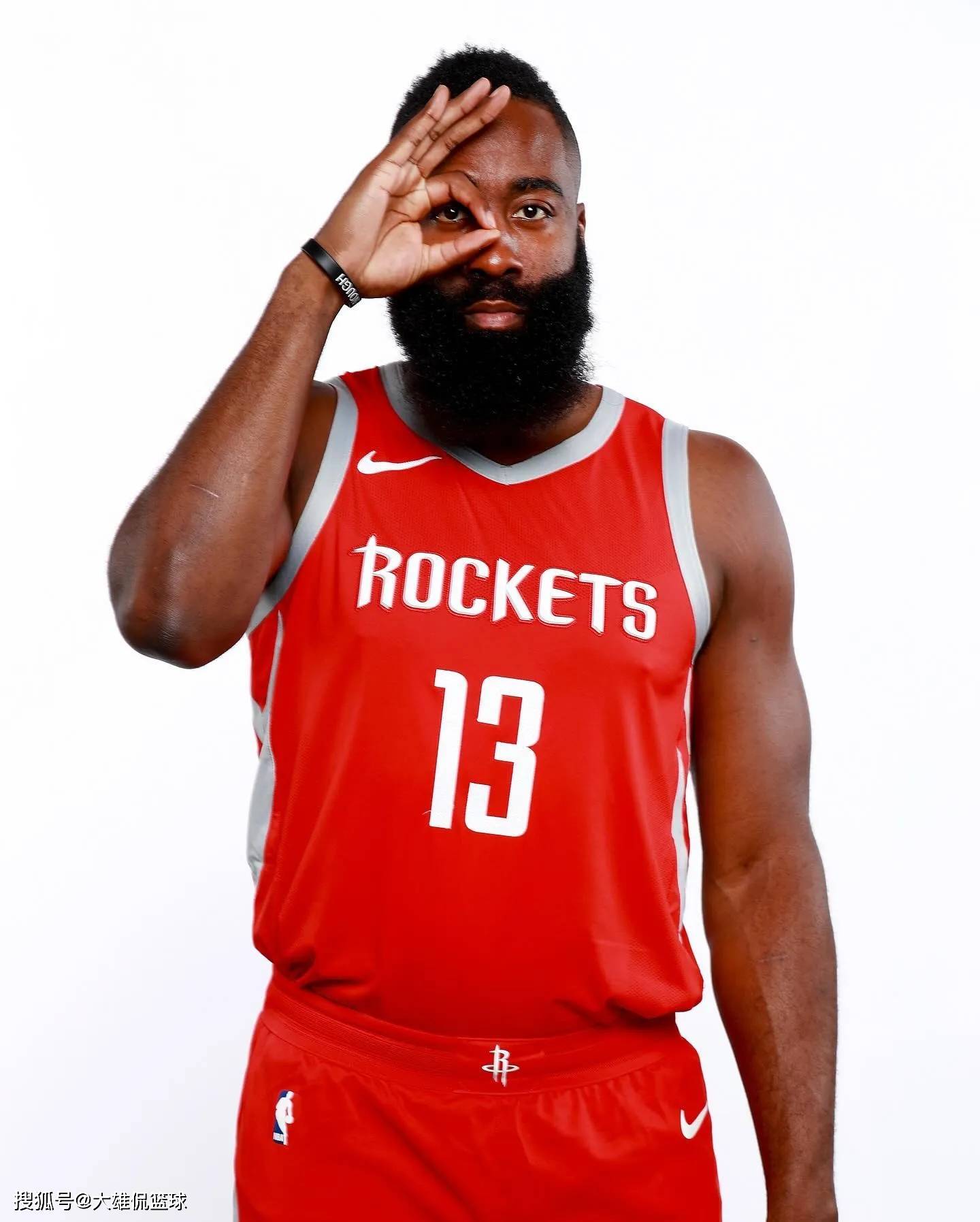 扎戈：托蒂睡觉打呼噜还说梦话；吐西蒙尼口水是因他故意挑衅（扎戈回忆往事：托蒂睡觉会打呼还说梦话；对西蒙尼吐口水因其故意挑衅）