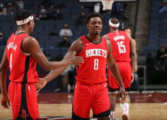 五人制足球队！麦迪逊夫妇官宣第二对双胞胎诞生，已育五娃（麦迪逊夫妇官宣喜得第二对双胞胎，已育五娃凑齐五人队）